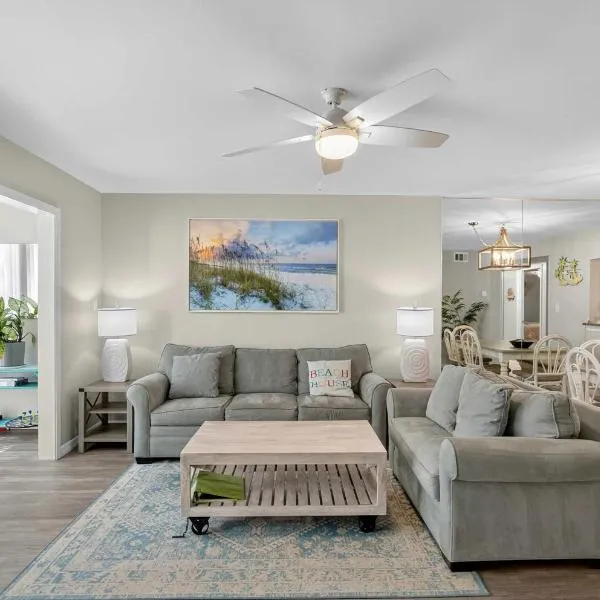 Siesta Key 2-Bedroom Condo with Pool, hotel en Sarasota