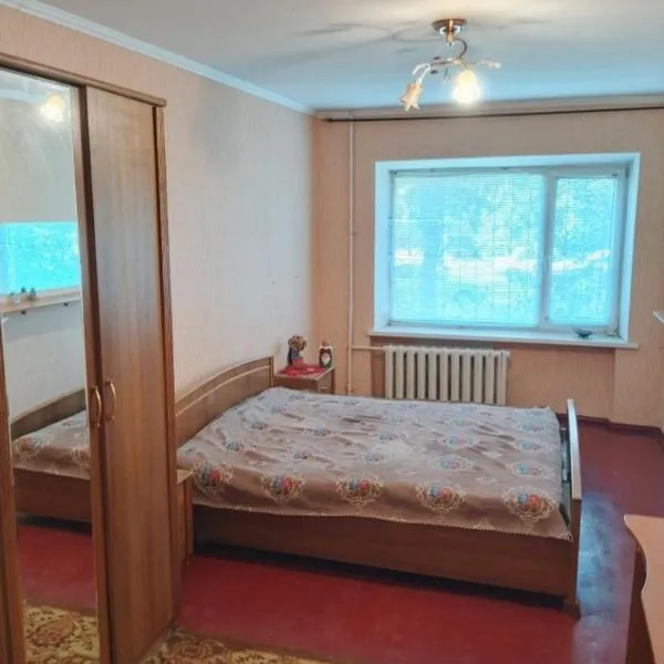 Квартира остановка дворец спорта Строитель, hotel en Cherkasy