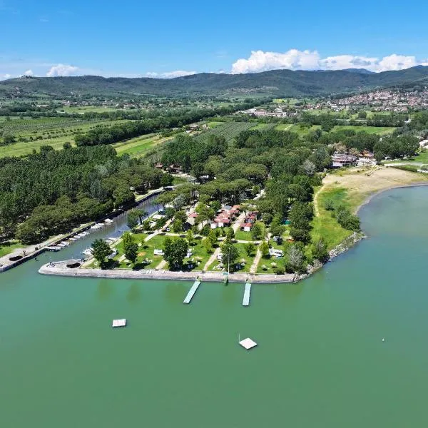 Camping Village Punta Navaccia, ξενοδοχείο σε Tuoro sul Trasimeno