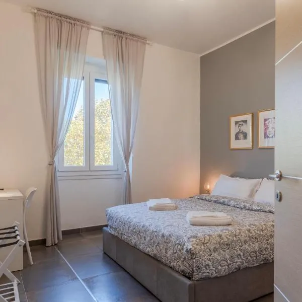 Modern Bright 2BR Penthouse Close to City Center, hotel a Torino