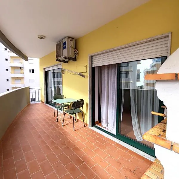 1A Terrace B - Casas & Papeis, hótel í Armação de Pêra