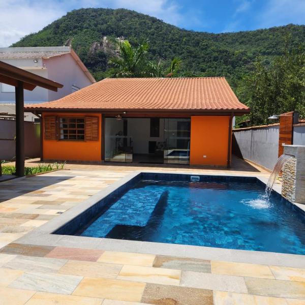 Refúgio de praia à beira da montanha