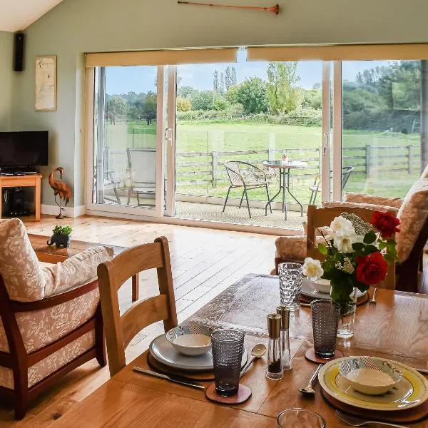 Cedar Lodge, hotel i Old Buckenham