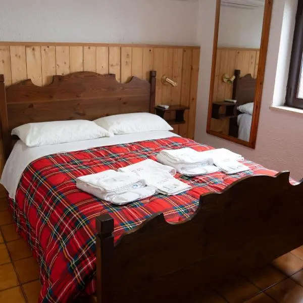 Le Terrazze Chalet, hotel en Serrone