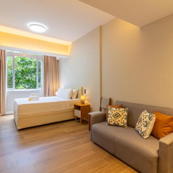 Loft com janela acustica a 5 minutos caminhando ate a praia - NSC304