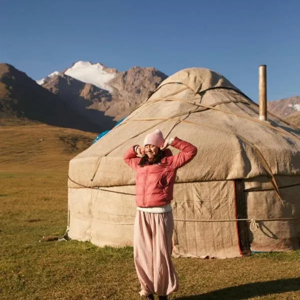 Zalkar Yurt Camp, hotel in Song-Kul