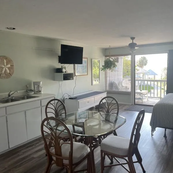 Unit 226 Beautiful Cedar key, hotel a Cedar Key