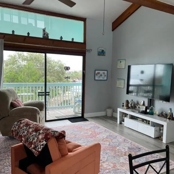 Sunset Vista Condo 328, hotel em Cedar Key