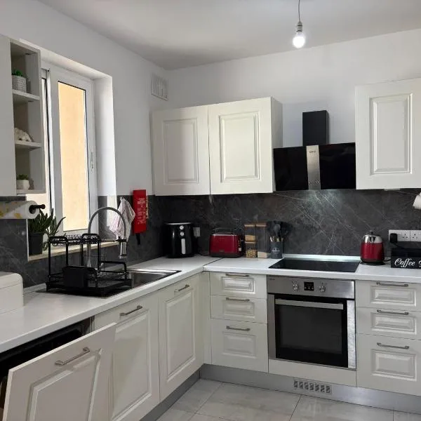 Modern one bedroom Apartment, Hotel in Żurrieq