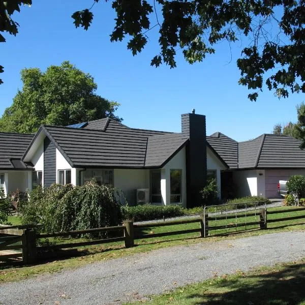 Karapiro Willows Luxury B & B, hotel in Cambridge