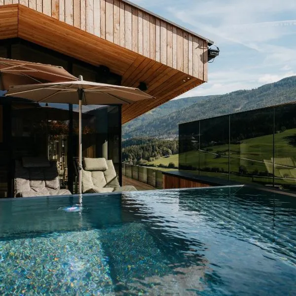 Lärchenlodge SkySpa and Rooftop Pool inklusive Stubai SuperCard، فندق في فولبميس
