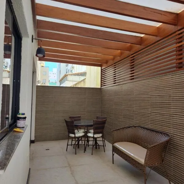 Excelente apartamento com vaga garagem a 50 metros da orla da Praia do Morro Guarapari – hotel w mieście Guarapari