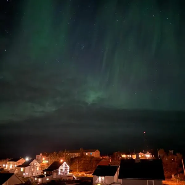 KB Storhaugen House - Sørvågen, hotel in Moskenes