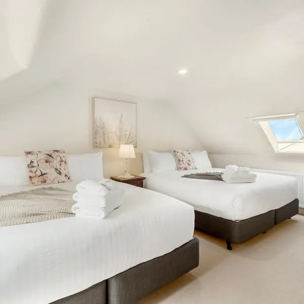 Charming North Hobart Cottage | 3 King Beds, hotel i Hobart