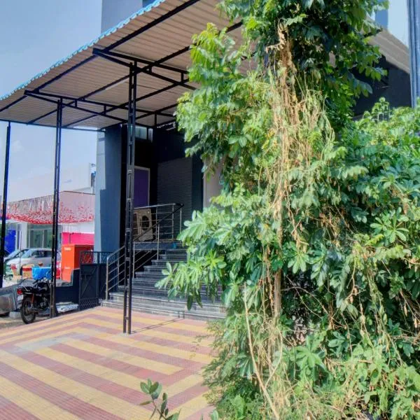 Hotel O Ragas, hotel en Warangal