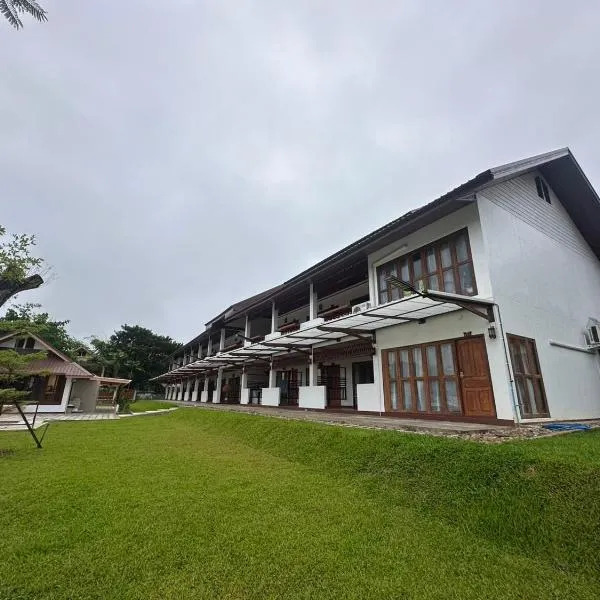 De Hom Hotel Mae Hong Son、メーホンソーンのホテル