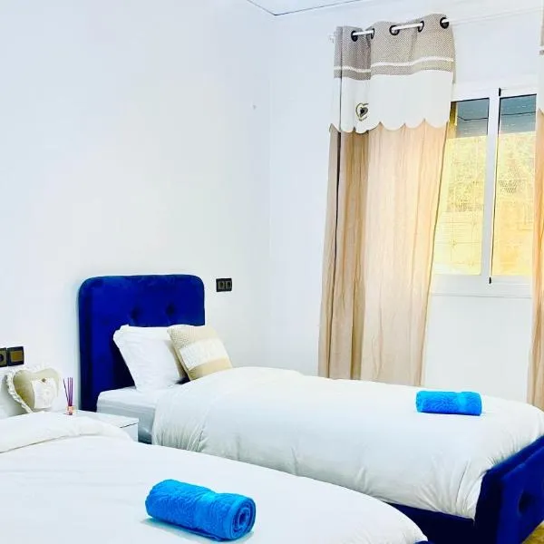 Magnifique maison famiiale moderne spacieuse de 150 m Avec de 3 chambres ,confortables et d un grand salon et terrasse, Idealement situee a 9 min du centre-ville elle se trouve à proximite de la route principale menant a l aeroport Berkane et Saidia, ξενοδοχείο σε Oujda