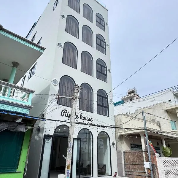 Ripple house, ξενοδοχείο σε Ấp Thiện Sơn