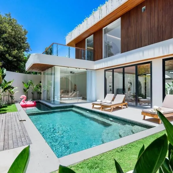 Villa SANTI 4 bedrooms pool Near Sanur Beach、サヌールのホテル