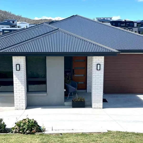 Green Hill Views - Family Home close to Hobart, hotel sa Rokeby