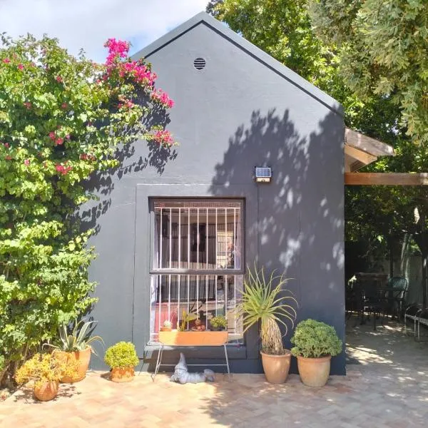 Feet Up Cottage, hotel in Somerset West
