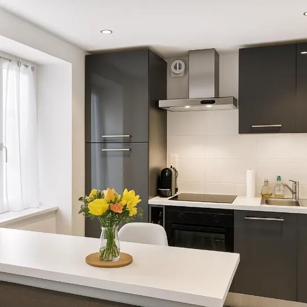 Appartement avec terrasse entre vignes, balades, Alsace, hotel in Guebwiller