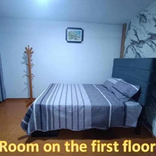 Hospedaje - A y C Taxi- Airport - Accommodation - ROOM ON THE 1ST FLOOR, hotel en Lima