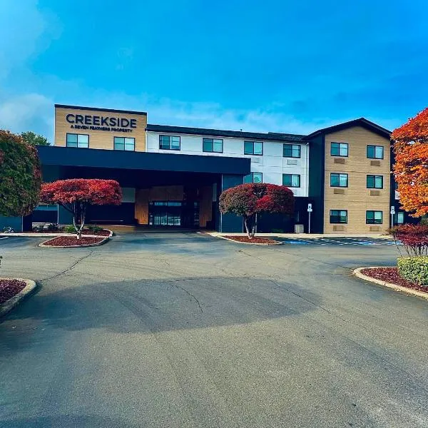 Creekside Hotel & Suites, hotel in Canyonville