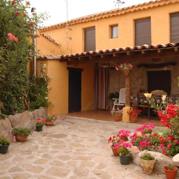 Casa rural Gemerendura y Son Soles โรงแรมในBlacha