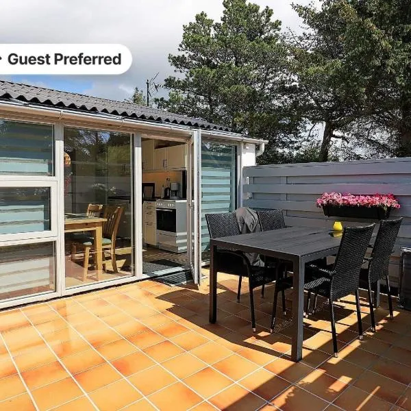 2 person holiday home in Vejers Strand-By Traum, hotel em Vejers