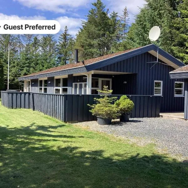 8 person holiday home in Blokhus-By Traum, hotel in Blokhus