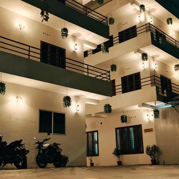 Oxxon Airport Hotel, hotel in Angamali