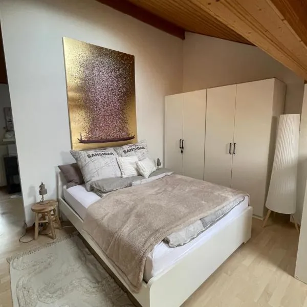 Architect-Apartments Atelier 42qm, Küche und Bad, hotell sihtkohas Miesbach