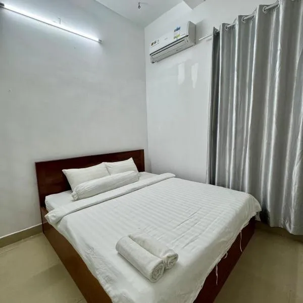 Lilly travel on budget- Bassac land — None, Phnom Penh