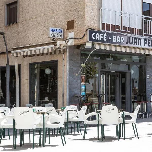 Pensión Juan Pedro, hotel in Roquetas de Mar