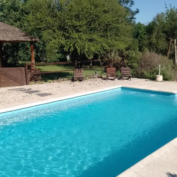 La Brújula Hostel y Club Social, hotel en Mina Clavero