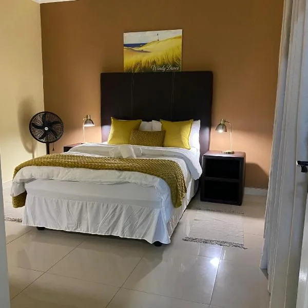 Windy Dunes Self -Catering Accommodation, Luderitz、リューデリッツのホテル