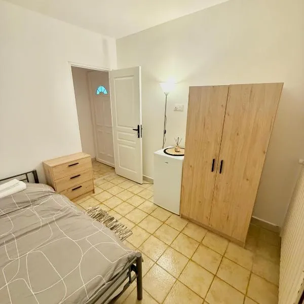 Maison Bon Séjour, hotel v destinaci Livry-Gargan