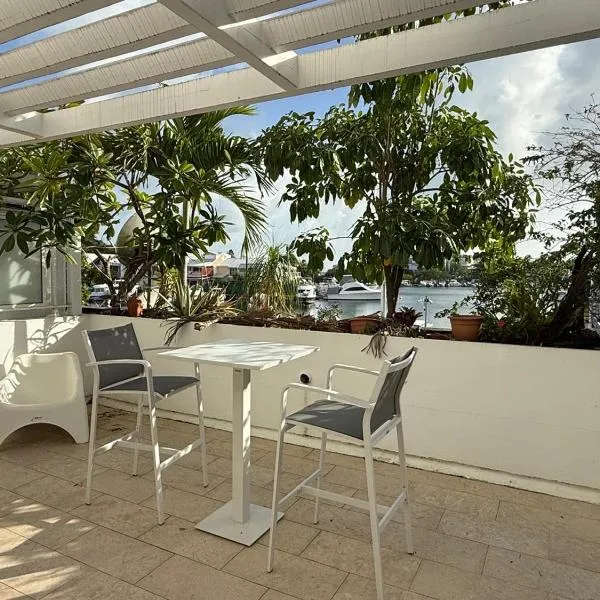 YATCH view II, хотел в Пойнт а Питр