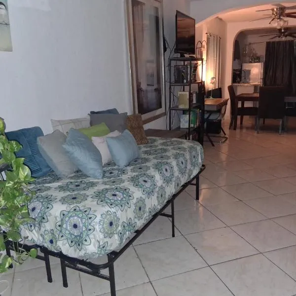 El Mamey, hotel i Miami