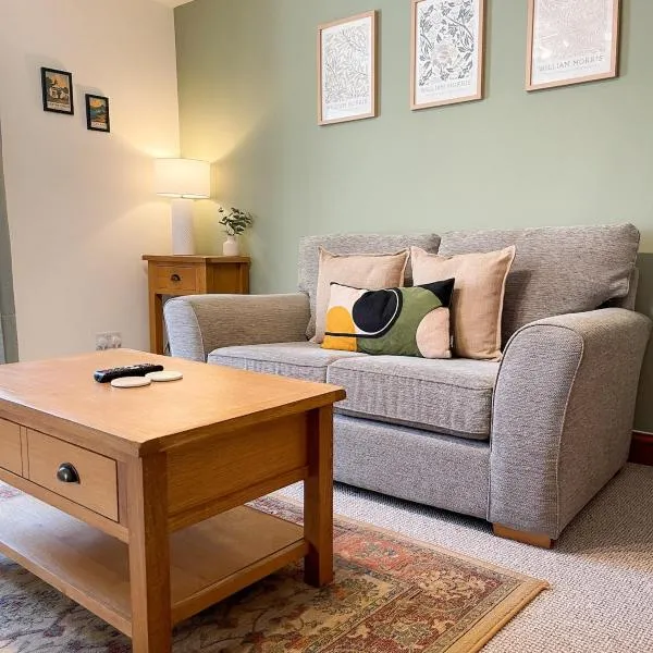 Hadrians Retreat, Cosy 1 Bed Flat - near M6 Jct45, A75, Gretna & Carlisle – hotel w mieście Longtown