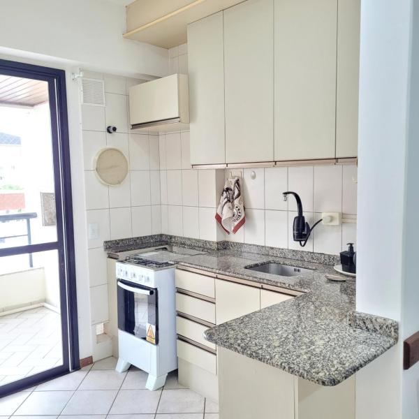 Canasvieiras Quadra-Mar Apartamento Inteiro com Sacada e Churrasqueira - Foto 4
