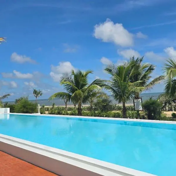 Villa Louise Hue Beach Boutique Hotel, hotel i Hué