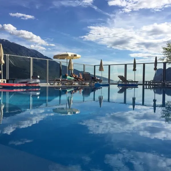 Hotel Capo Reamol, hotell i Limone sul Garda