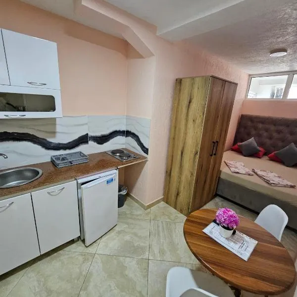 Apartments Bulatović, hotel en Bar