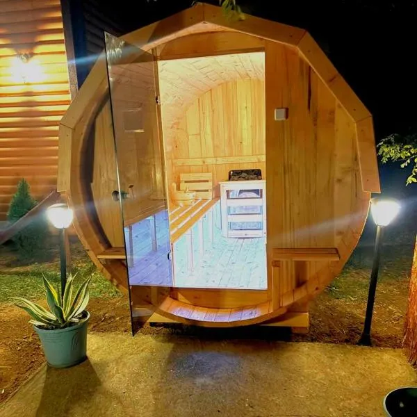 Sunny Side Fruska Gora - veliko imanje sa kucom za odmor, ξενοδοχείο σε Velika Remeta