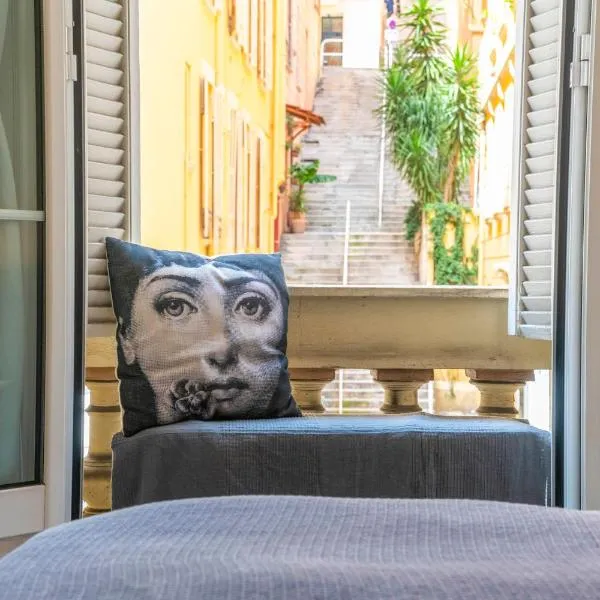 Modern Apartment - Monaco border, hotel in Beausoleil