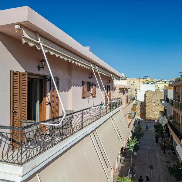 Harbour - Spacious Unique 2-Balcony Apartment in Chania Old Town, hotel u Haniji