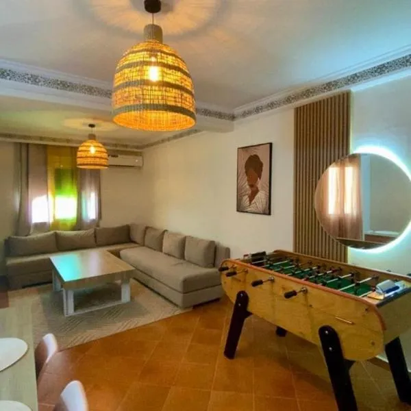 Appartement Marrakech gueliz climatisé avec piscine et baby foot, hotel in Marrakech