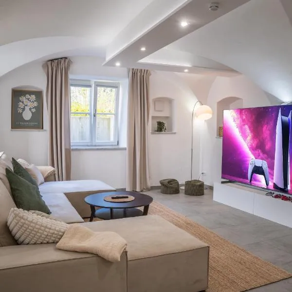 JH Apartments Landshut - 100" TV Gaming Tiefgarage, hotel di Landshut